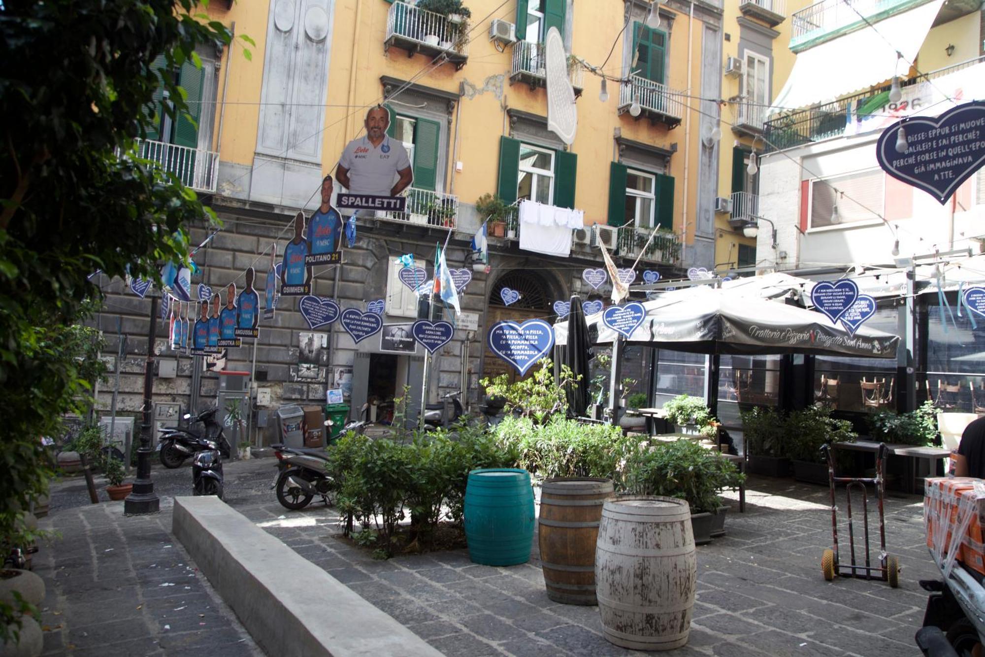 Da Nonna Lina Ai Quartieri Neapel Exterior foto